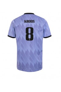 Real Madrid Toni Kroos #8 Fotballdrakt Borte Klær 2022-23 Korte ermer